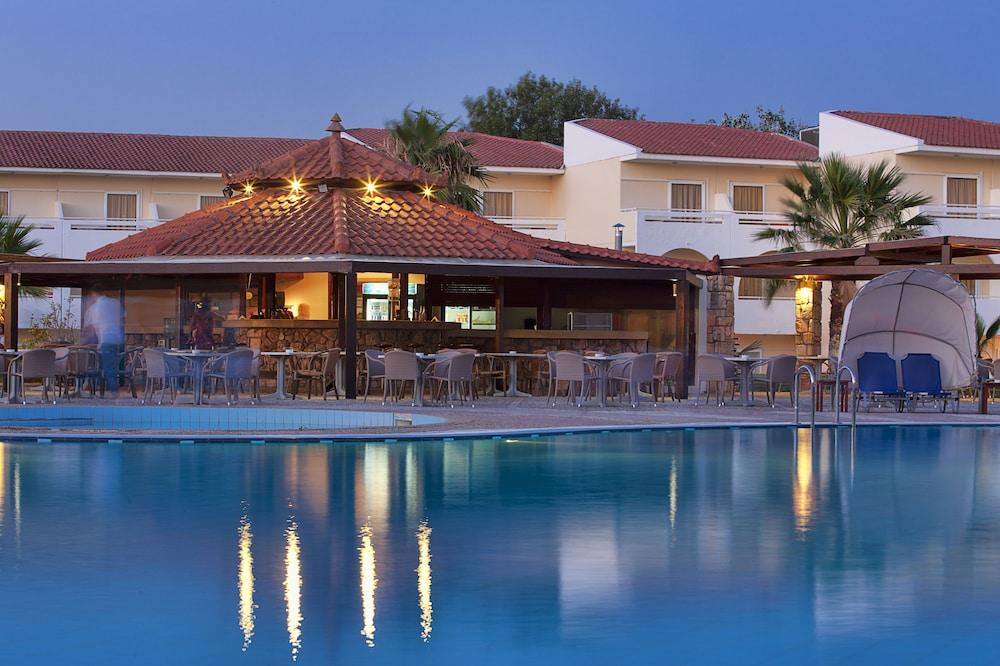 Argile Resort Mantzavinata Экстерьер фото
