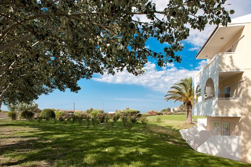 Argile Resort Mantzavinata Экстерьер фото